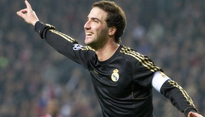 开云体育-红蓝对决的破局者，努涅斯如何用混乱撕碎巴萨的秩序美学