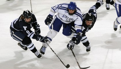 开云体育app-利拉德爆发撕裂防线，快船战术铁笼彻底锁死新疆飞虎