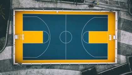 开云平台-库尔图瓦爆发，拜仁提前终结悬念，马赛之夜与足球的确定性幻觉