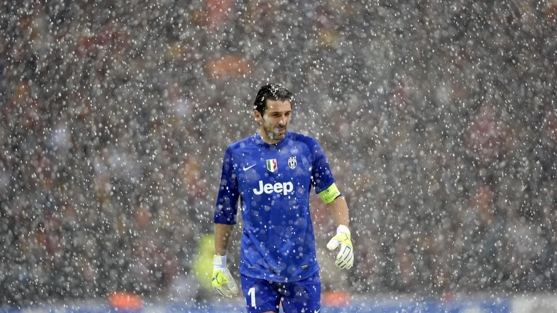 欧冠淘汰赛之夜,斯通斯,那个在风暴眼中散步的英国人